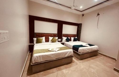 Vrindavan Hotel | The Solitaire Express Vrindavan