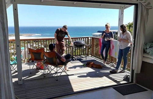 Cape Peninsula House | The sound of the ocean is audible for this great getaway home