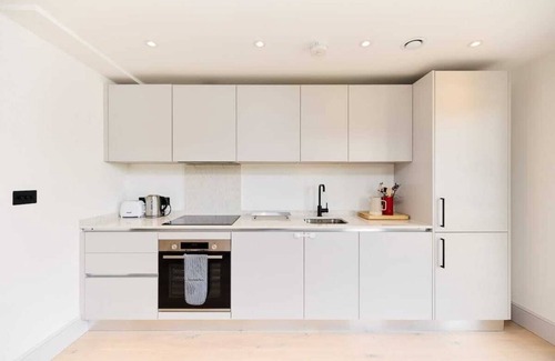 Abbey Apartment | The South Wimbledon Hideout - Fancy 1 Bdr Flat