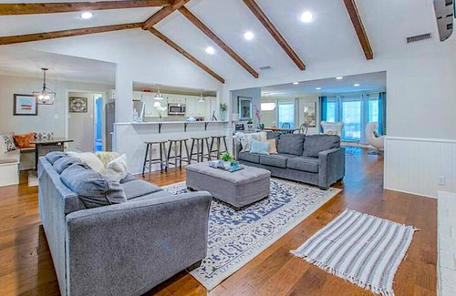 Temple House | The Southern- Stay in the heart of Temple, close to S&W, shopping and the lake!