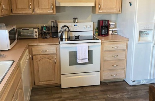 Ozark Condo | The Southwest Place II
