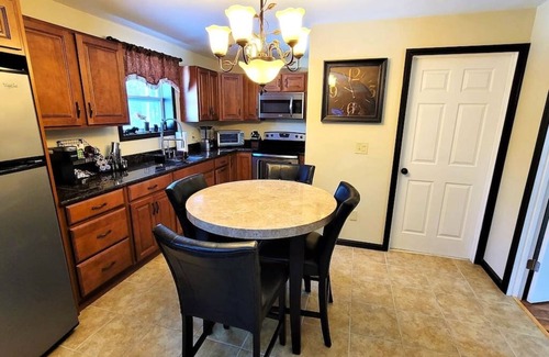 Old Town Apartment | The Sovereign Suite - Cozy/Convenient/Home Theater