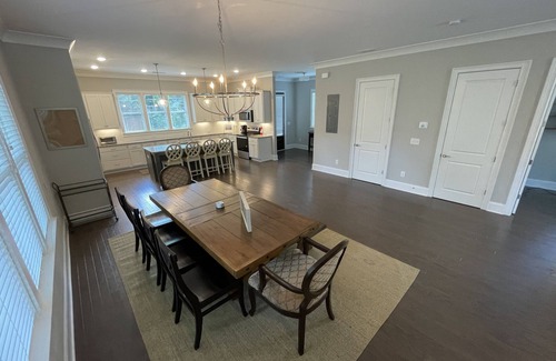 Marietta House | The Spacious Respite in Marietta, GA- Family friendly with 4.5 bathrooms!
