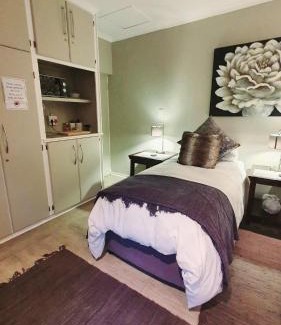 Harrismith Apartment | THE SPARE BEDROOM Unit 1