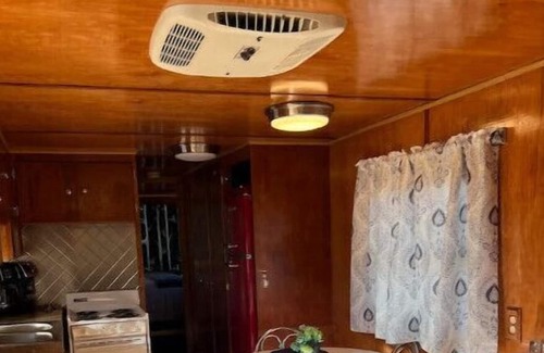 Tellico Plains Cottage | The Spartan Village - A Retro Trailer Coach Resort 1954 Royal Mansion #5