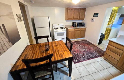 South Side Flats Apartment | The Speakeasy - Stylish 1-BR w/Roaring 20s Charm!