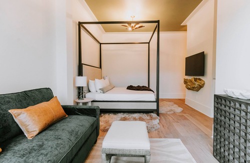 Biloxi Hotel | The Springs Hotel