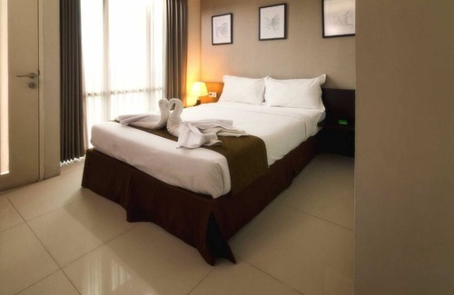 Siwalankerto Hotel | The Square