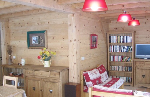 Montagnole Ski Chalet | THE SQUIRREL BARN 6 PEOPLE