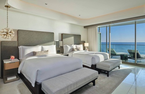 Bay Isles Hotel | The St. Regis Longboat Key Resort