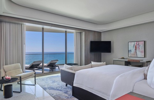 Bay Isles Hotel | The St. Regis Longboat Key Resort