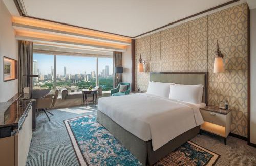 Lower Parel Hotel | The St. Regis Mumbai