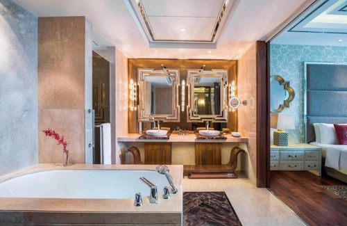 Lower Parel Hotel | The St. Regis Mumbai