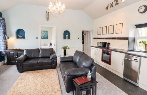 Lydney Cottage | THE STABLE, pet friendly, character holiday cottage in Lydney