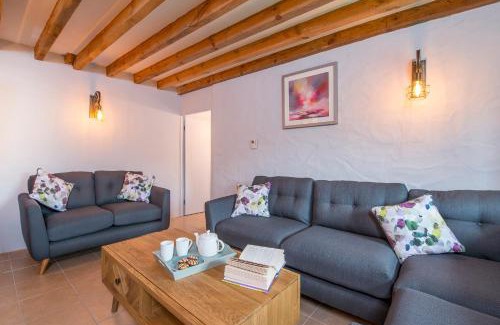 Castlemartin House | The Stables And Bullpen