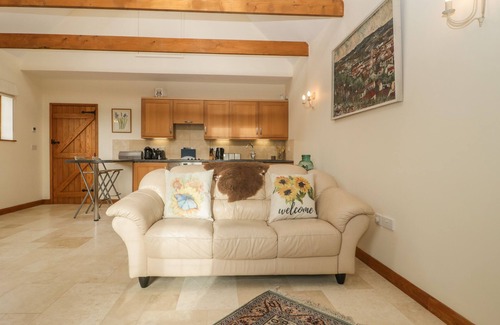 Curry Mallet Cottage | THE STABLES, pet friendly, with a garden in North Curry