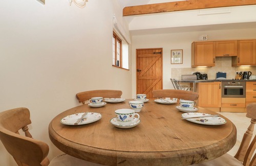 Curry Mallet Cottage | THE STABLES, pet friendly, with a garden in North Curry