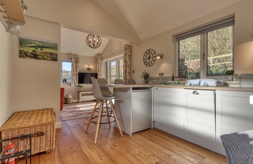 Chilworth Cabin | The Stables , Surrey Hills