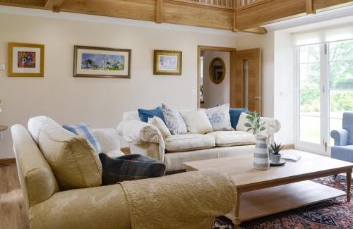 Montrose House | The Stables - Uk11108