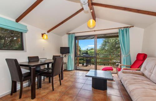 Okiato House | The Stables Wairoro Park - Russell Holiday Home