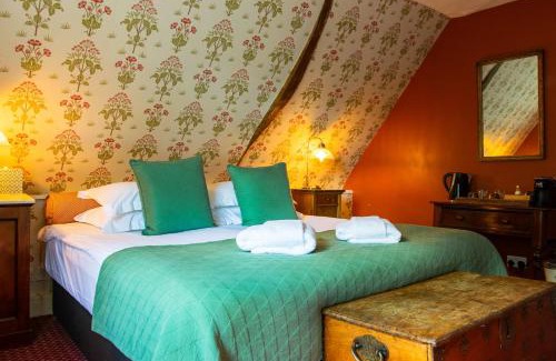 Hambleden Bed & Breakfast | The Stag and Huntsman at Hambleden
