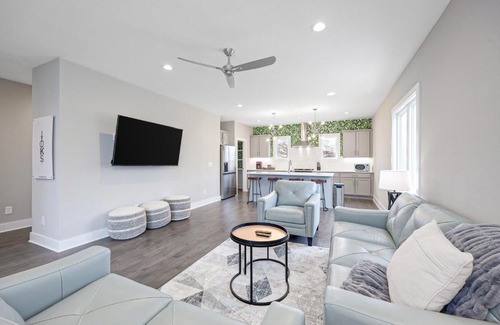 Katie Hill Neighborhood House | The Stage Right