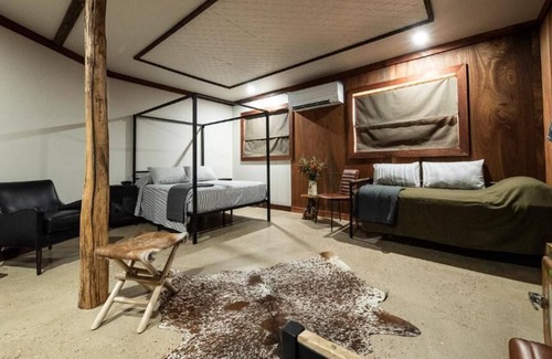 Longreach Hotel | The Staging Post