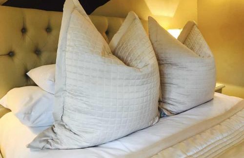Goudhurst Hotel | The Star And Eagle Hotel