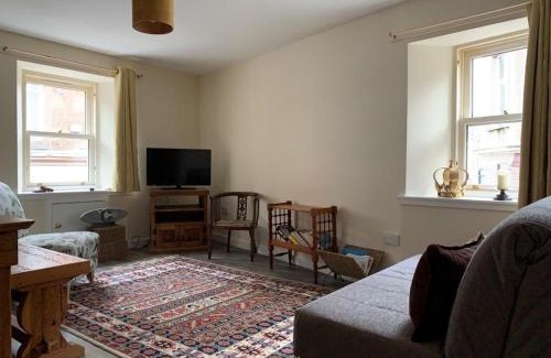 Kirriemuir Apartment | The Starry Rock