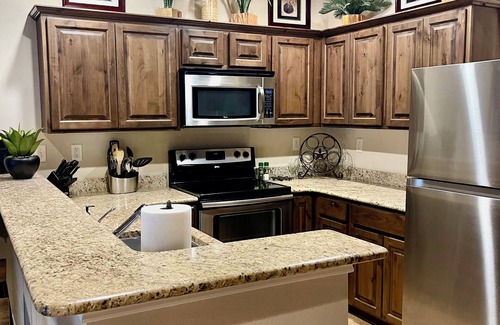 Gruene Condo | The State Haus in Gruene! Walk to Gruene Hall and much more! Tube from property
