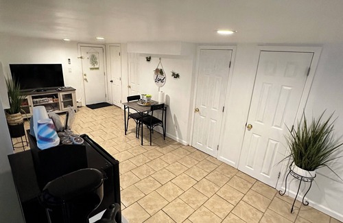 Uniondale Apartment | The Stone House! Pvt Entry/Sleeps 4 - by Hofstrann