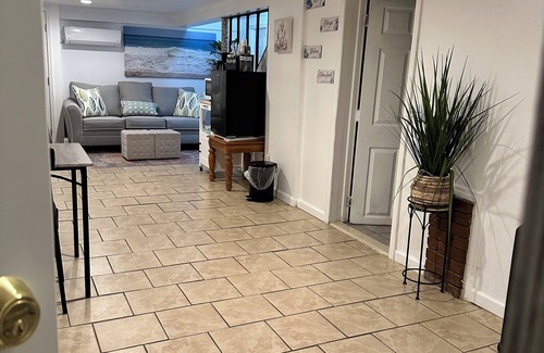 Uniondale Apartment | The Stone House! Pvt Entry/Sleeps 4 - by Hofstrann
