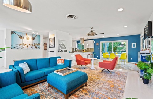 Palm Springs House | The Stopover Aviation themed house with pool and spa