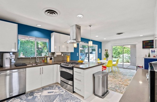 Palm Springs House | The Stopover Aviation themed house with pool and spa