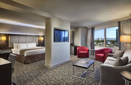 Gateway District Resort | The STRAT Hotel, Casino & Tower