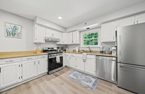 Greenfield Center House | "The Stream House" Saratoga home on 4+ acres