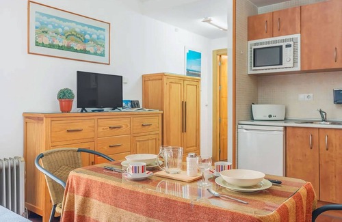 Pradollano Apartment | The studio apartment "Monte Gorbea 4 E" is located in Sierra Nevada and offers direct access to