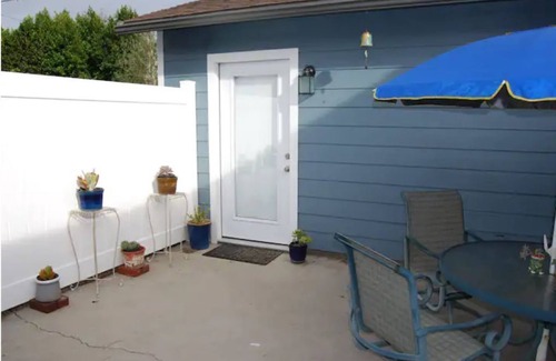 North Hollywood House | The Studio Bungalow
