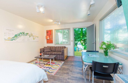 Underwood House | The Studio offers an ideal sanctuary for solo travelers or couples looking to rejuvenate and unwind