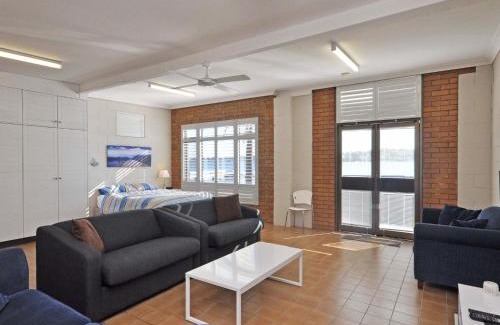 Fishing Point House | The Studio on the Lake at Fishing Point Lake Macquarie