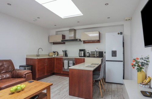 Cemaes Bay Cottage | The Studio @ The Old Post Office