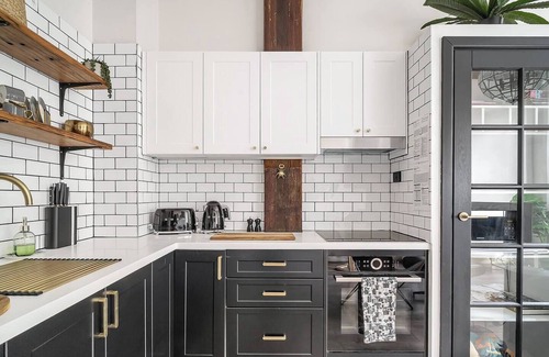 Darling Harbour Apartment | The Stylists House A Chic Inner city Landmark