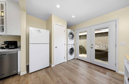 Crown Point House | The Succulent House - 2BR, 2Bath!