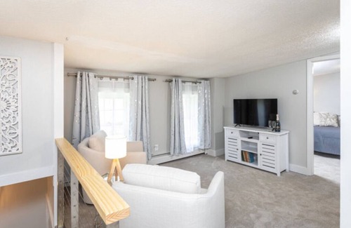 Harrisonburg Apartment | The Sugar Maple - Suite