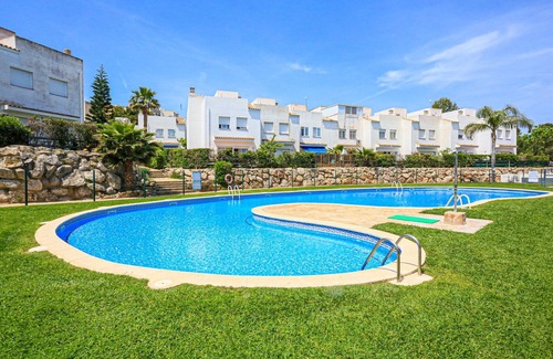 Cap de Salou Ski Chalet | THE SUMMERS