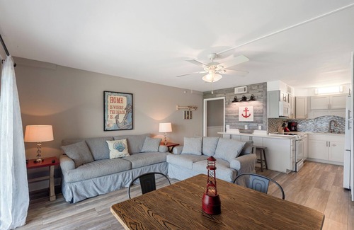 Bel Air Condo | The Summit 1BR+Bunk/1.5BA -1st Floor! Beach Service Included!