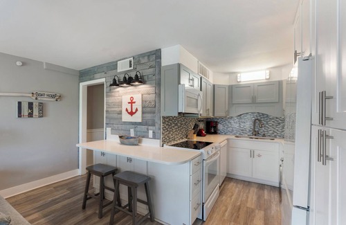 Bel Air Condo | The Summit 1BR+Bunk/1.5BA -1st Floor! Beach Service Included!