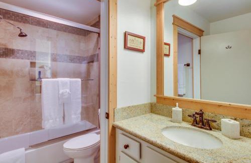 Mammoth Lakes Apartment | The Summit 206