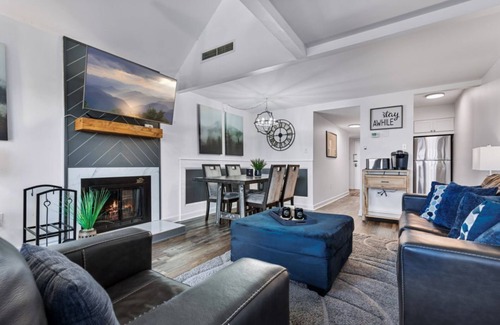 Chalet Village Condo | The Summit 5307/INDOOR AND OUTDOOR POOLS