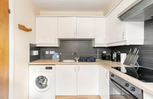 Central Aberdeen Apartment | The Summit Apartment: Spacious Quiet flat Central Aberdeen